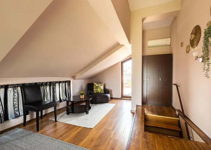 Quiet & Modern Maisonette
