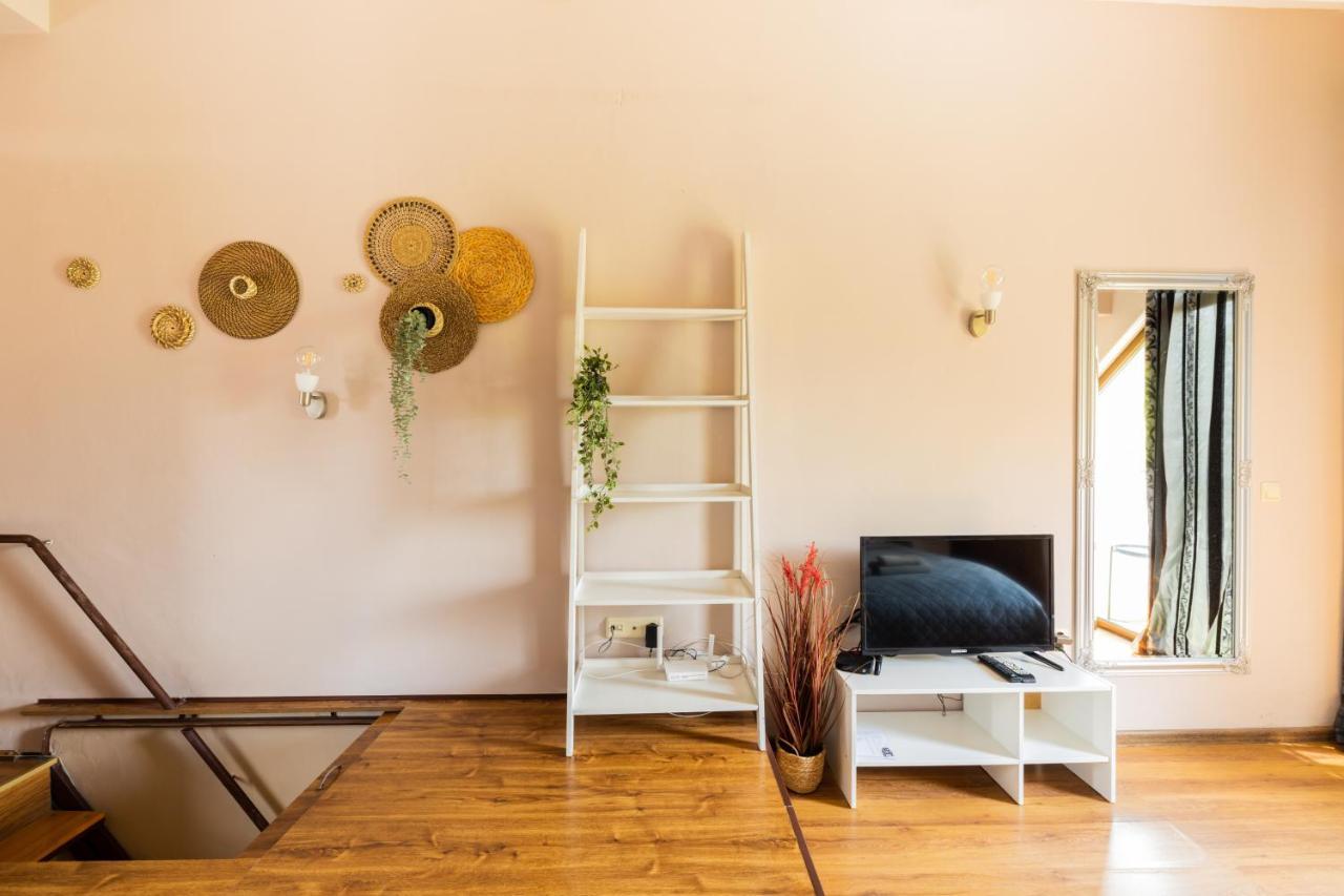 Апартаменти Quiet & Modern Maisonette
