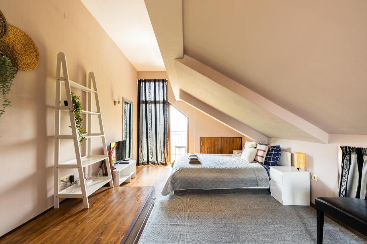 Quiet & Modern Maisonette